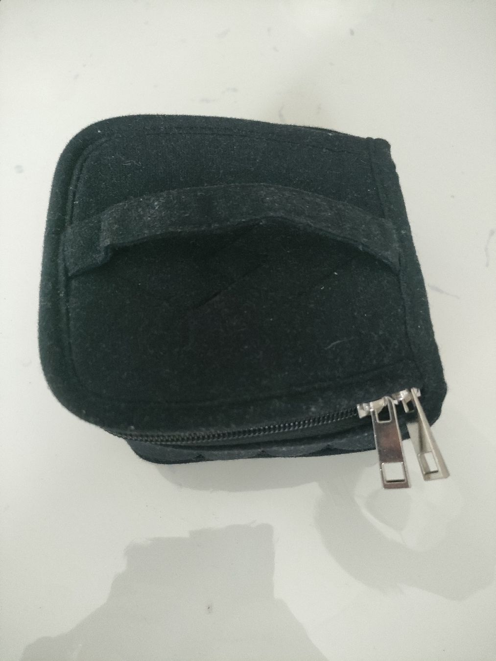 Borse da donna: Nagellack Aufbewahrungstasche schwarz – Usato da Muri AG venduto da Mupuputs 2
